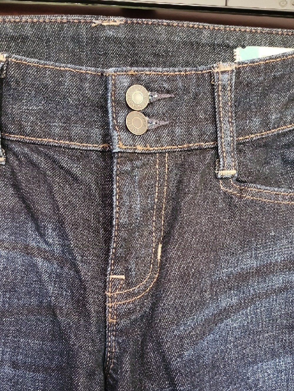 GAP Women's Straight-Leg Jeans in Dark Indigo - Picture 2 of 10